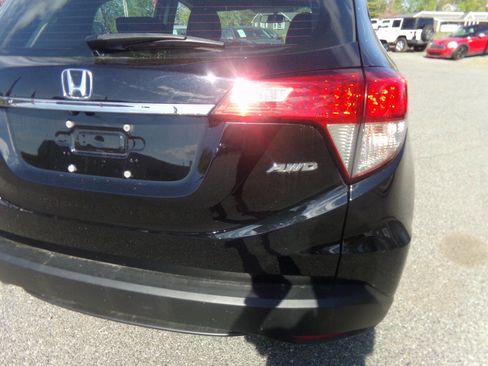 Used 2021 Honda HR-V LX image 8