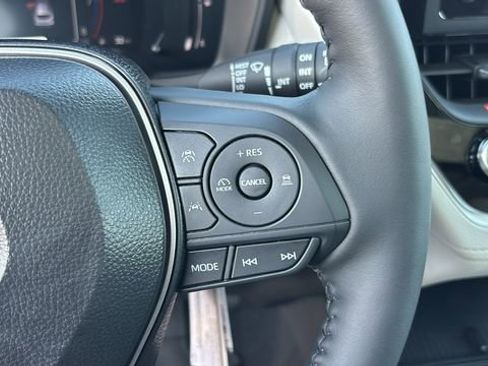 New 2026 Toyota Corolla Cross LE w/ Moonroof Package image 16