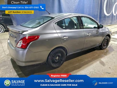 Used 2018 Nissan Versa SV image 4