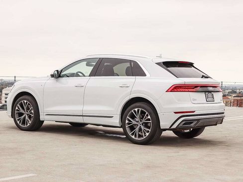 Used 2022 Audi Q8 Premium Plus w/ Premium Plus Package AWD/4WD image 6