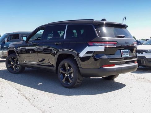 New 2026 Jeep Grand Cherokee L Limited AWD/4WD image 9