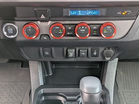 Certified 2022 Toyota Tacoma TRD Sport image 31