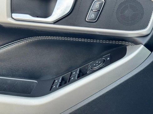 Used 2022 Ford Explorer XLT image 24