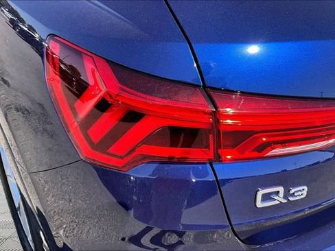 Used 2025 Audi Q3 2.0T Premium w/ Convenience Package AWD/4WD image 32