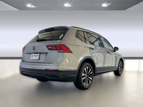 Used 2022 Volkswagen Tiguan S image 9