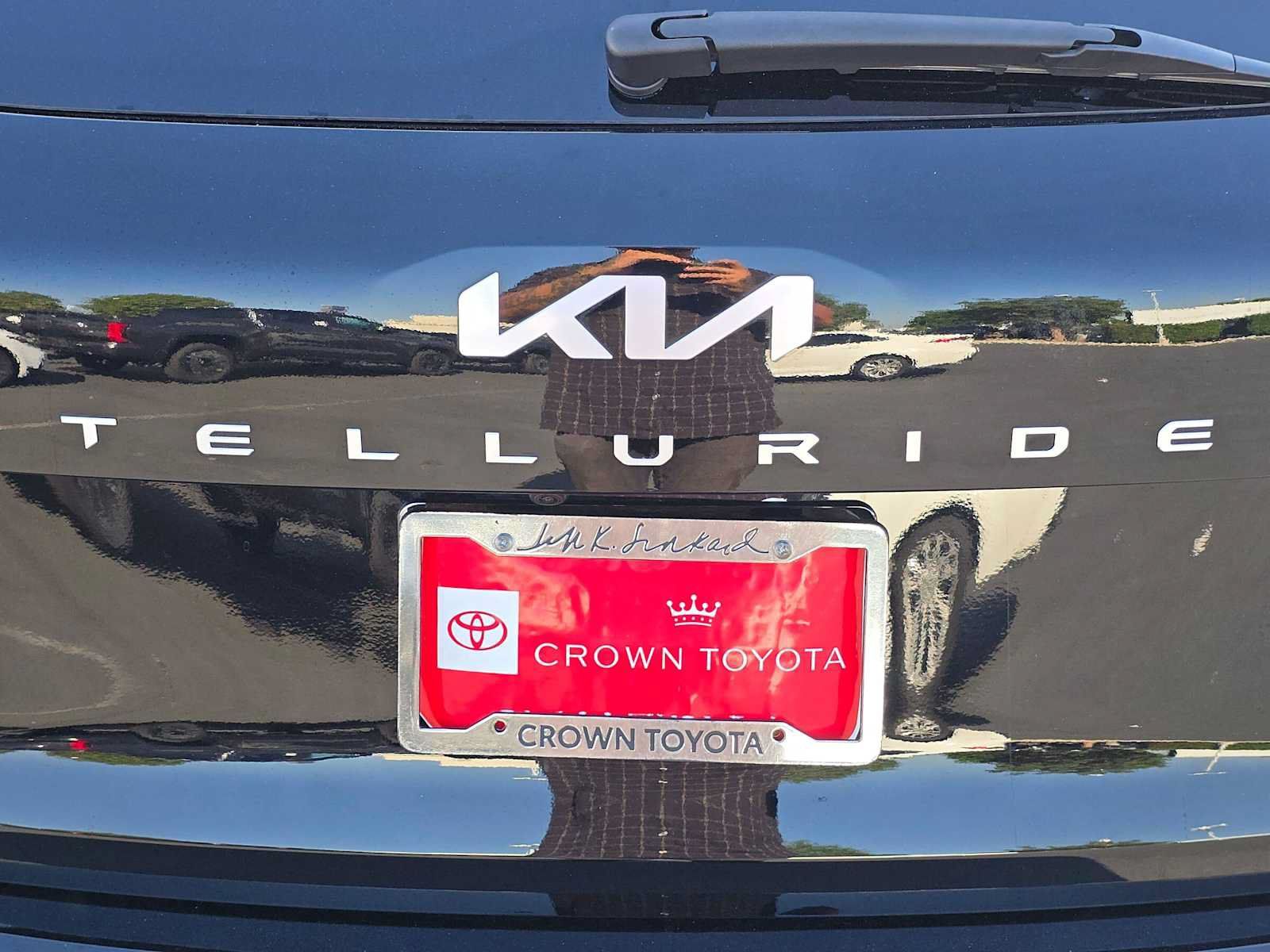 Used 2024 Kia Telluride EX w/ EX Captain's Chair Package FWD image 14
