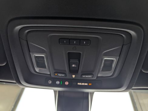 Used 2023 GMC Sierra 3500 SLT w/ SLT Preferred Package image 27