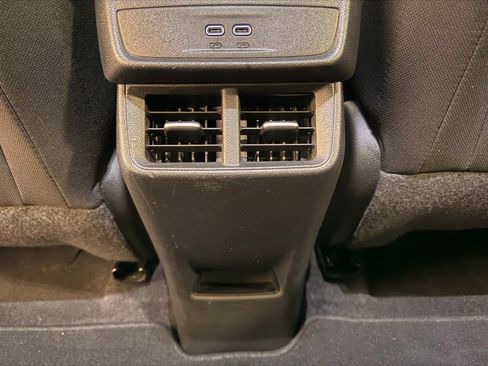 Used 2025 Chevrolet Equinox LT image 30