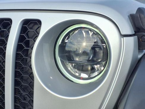 Used 2024 Jeep Wrangler Sport S image 29