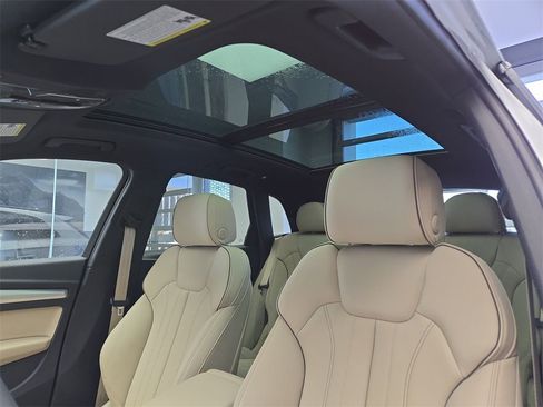 Certified 2025 Audi Q5 2.0T Premium image 14