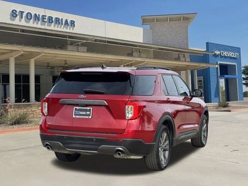 Used 2021 Ford Explorer XLT w/ Equipment Group 202A image 5