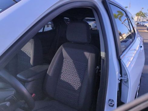 Used 2024 Chevrolet Equinox LT image 12