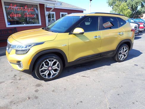 Used 2021 Kia Seltos SX w/ SX Sunroof Package AWD/4WD image 3