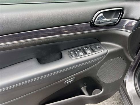 Used 2019 Jeep Grand Cherokee Overland image 15