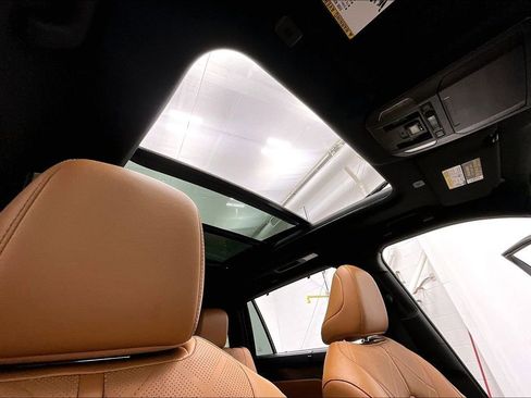 Used 2023 Toyota Highlander Platinum image 17