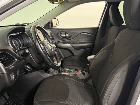 Used 2019 Jeep Cherokee Sport w/ Cold Weather Group AWD/4WD image 13