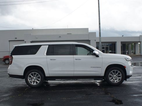Used 2023 Chevrolet Suburban Premier RWD image 20