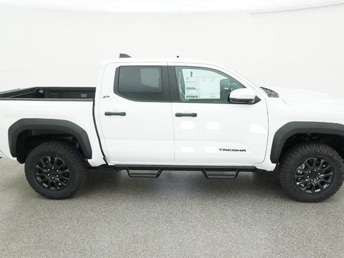 New 2025 Toyota Tacoma TRD Off-Road image 11