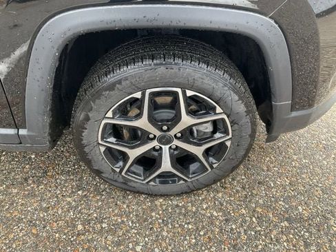 Used 2025 Jeep Compass Limited image 10