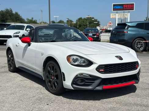 Used 2020 FIAT 124 Spider Abarth w/ Convenience Group RWD image 5
