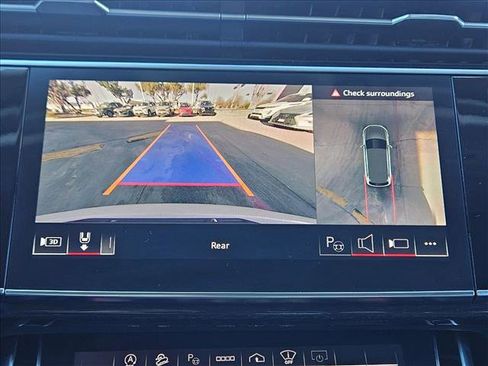 Used 2024 Audi Q7 3.0T Prestige image 16