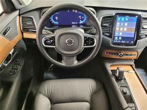 Certified 2025 Volvo XC90 B6 Plus image 17