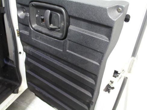 Used 2017 Chevrolet Express 2500 RWD image 23