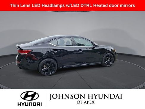 Used 2022 Nissan Sentra SR w/ SR Premium Package FWD image 9