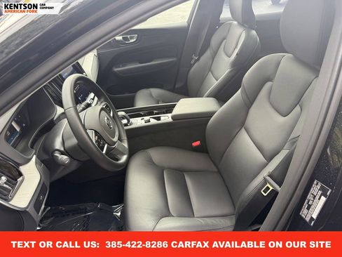 Used 2025 Volvo XC60 B5 Plus image 29