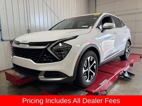 Certified 2025 Kia Sportage EX FWD image 6