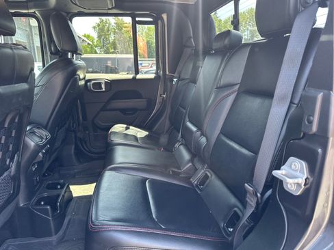 Used 2022 Jeep Gladiator Rubicon AWD/4WD image 10