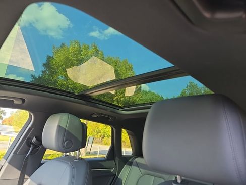 Used 2024 Audi Q3 2.0T Premium image 24