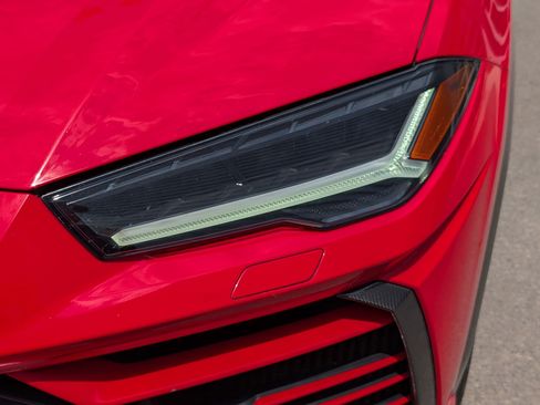 Used 2020 Lamborghini Urus AWD/4WD image 10