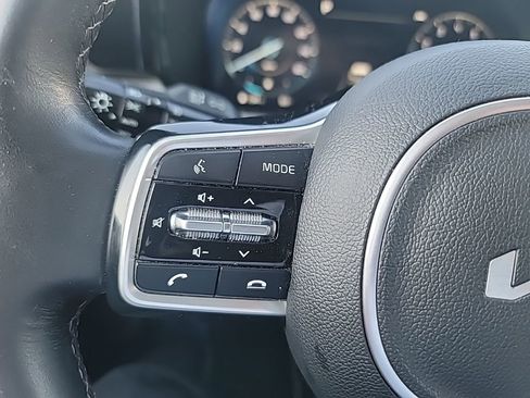 Certified 2023 Kia Sorento SX image 26
