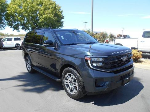 Certified 2025 Ford Expedition Active RWD image 2