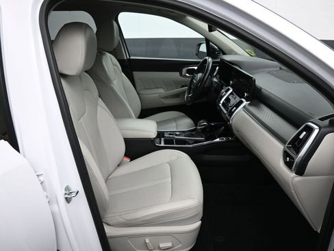 Certified 2023 Kia Sorento SX image 27
