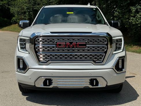 Used 2021 GMC Sierra 1500 Denali w/ Driver Alert Package II AWD/4WD image 3