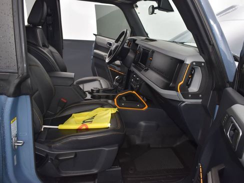 Used 2023 Ford Bronco Badlands w/ Sasquatch Package AWD/4WD image 22