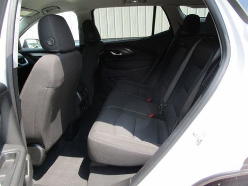 Used 2023 GMC Terrain SLE w/ Driver Convenience Package image 10