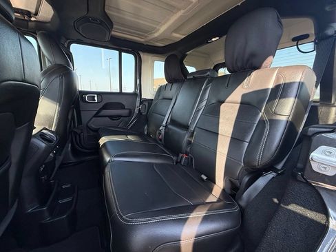Used 2023 Jeep Wrangler Unlimited Sahara w/ Cold Weather Group AWD/4WD image 26