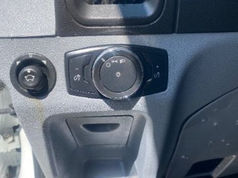 Used 2019 Ford Transit 250 130 Low Roof RWD image 17