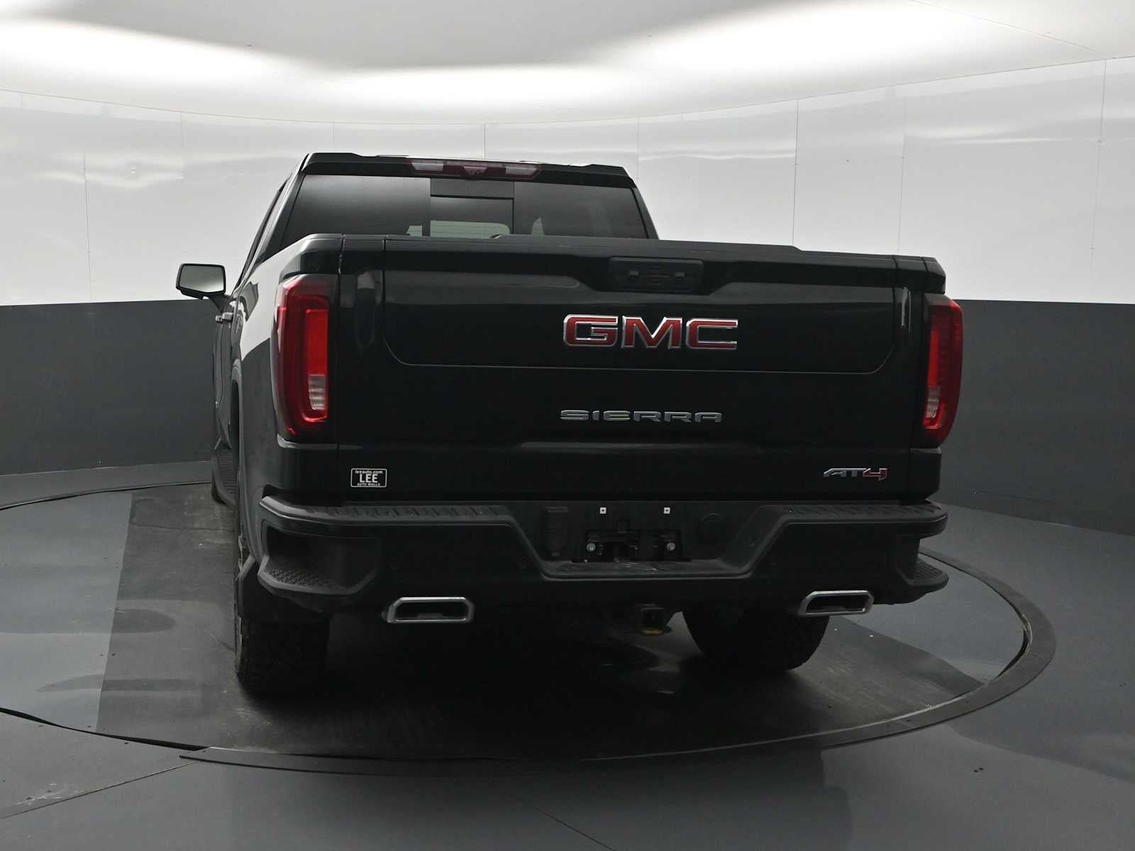 Used 2025 GMC Sierra 1500 AT4 w/ AT4 Premium Package AWD/4WD image 7