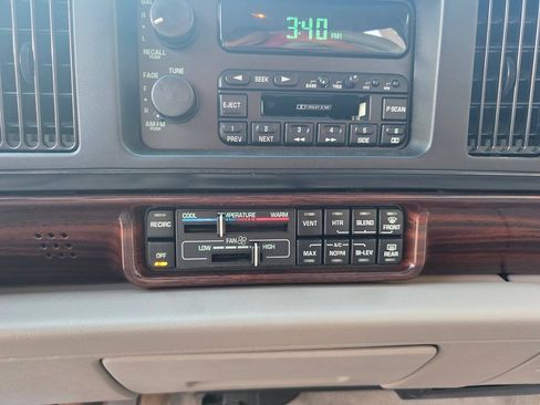 Used 1999 Buick Le Sabre Custom FWD image 32