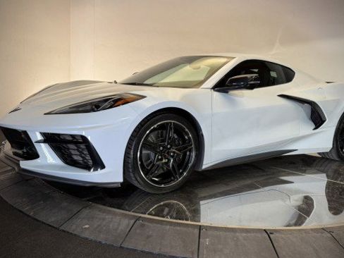Used 2023 Chevrolet Corvette Stingray Premium Cpe w/ Z51 Performance Package image 18