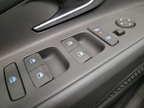 Used 2025 Hyundai Elantra SEL FWD image 27