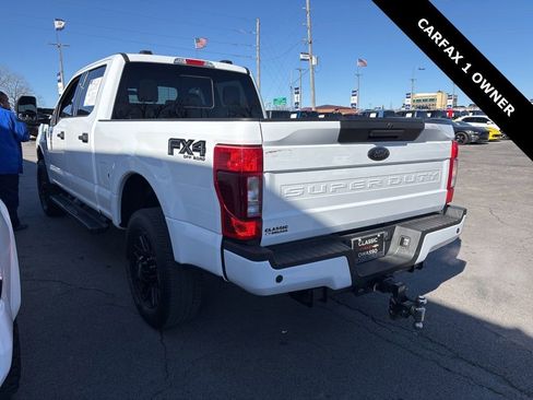 Used 2022 Ford F250 XLT w/ Black Appearance Package image 3