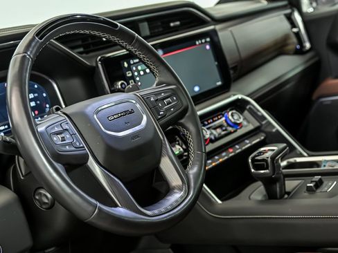Certified 2025 GMC Sierra 1500 Denali Ultimate AWD/4WD image 17