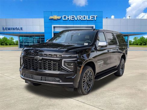 New 2026 Chevrolet Suburban Premier image 2
