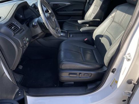 Used 2023 Honda Passport TrailSport image 16