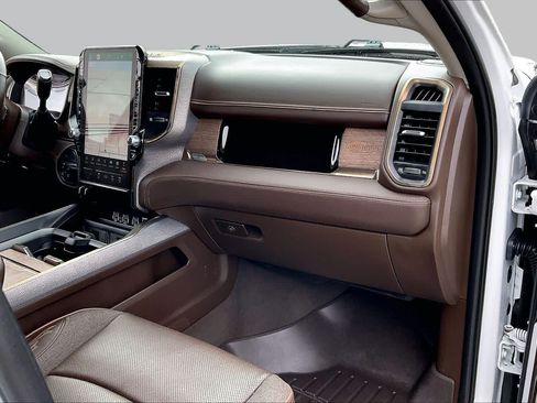 Used 2025 RAM 2500 Limited AWD/4WD image 17